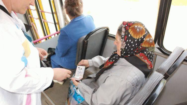 У Чернігові розгорілася справжня війна між пенсіонеркою та кондукторкою через посвідчення У Чернігові розгорілася справжня війна між пенсіонеркою та кондукторкою через посвідчення