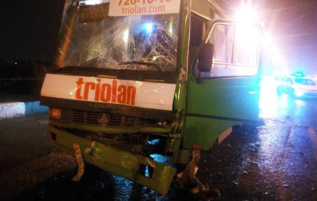 Две маршрутки устроили столкновение в Харькове: много пострадавших