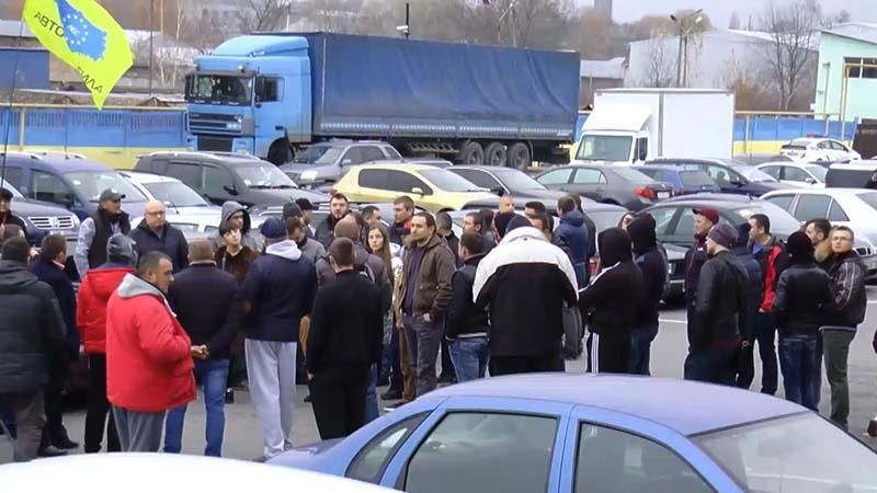 Власники машин з єврономерами вийшли на протест у Чернівцях: озвучено вимоги