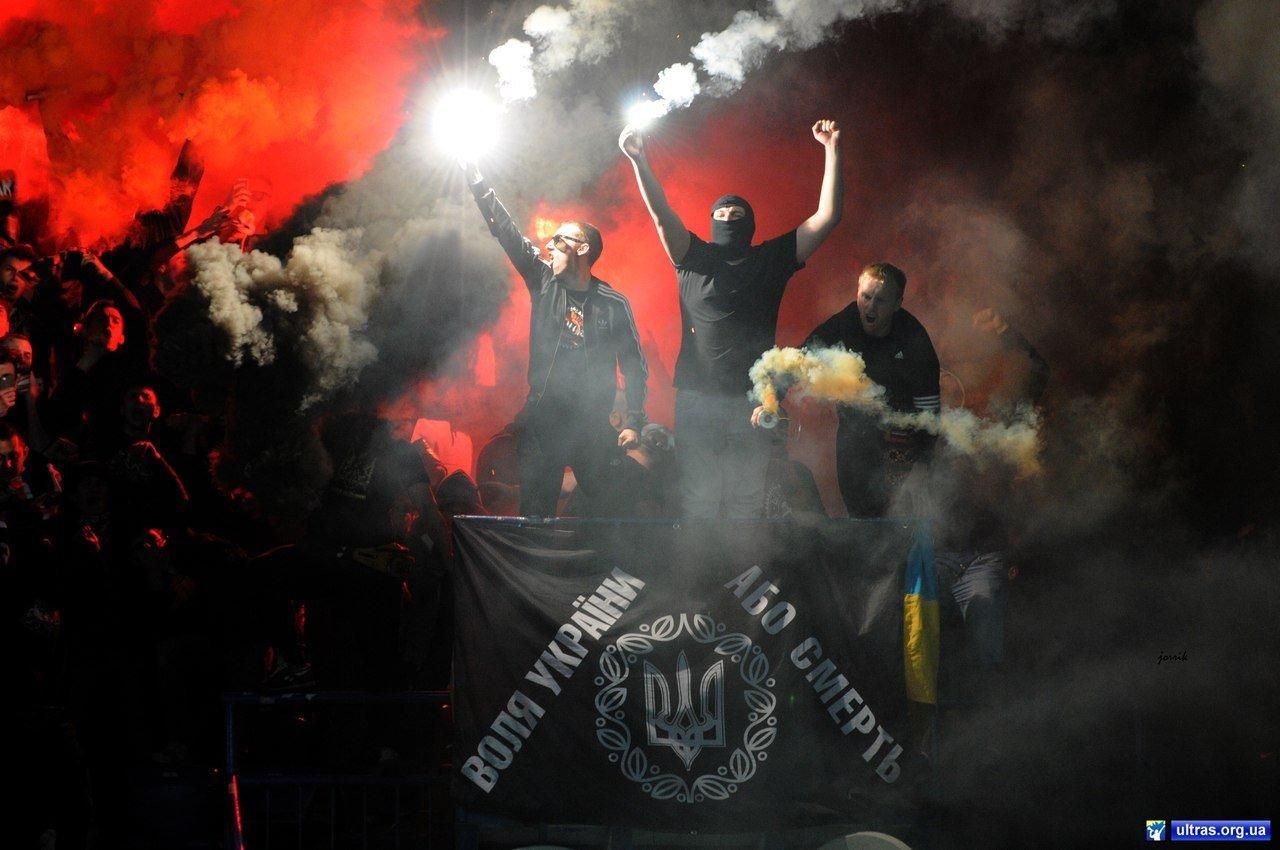 Нежелание Ракицкого исполнять гимн Украины – обычная донецкая "бычка", – фанат "Шахтера" Нежелание Ракицкого исполнять гимн Украины – обычная донецкая "бычка", – фанат "Шахтера"