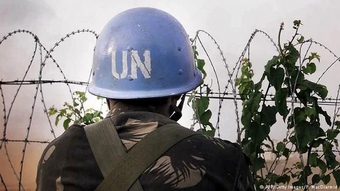 Росія стягує до кордону України сили, які хоче "перефарбувати" під миротворців ООН, – Турчинов