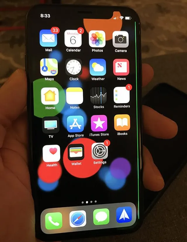 Проблеми з iPhone X: поява зеленої смуги на екрані 