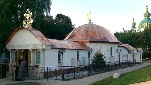 У Києві хочуть знести незаконну каплицю монастиря УПЦ МП