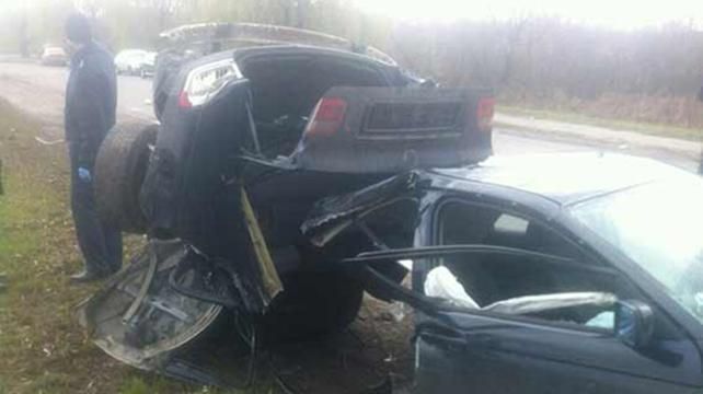 Авто розірвало навпіл, 15-літня дівчина загинула на місці: моторошна аварія на Вінниччині (18+)