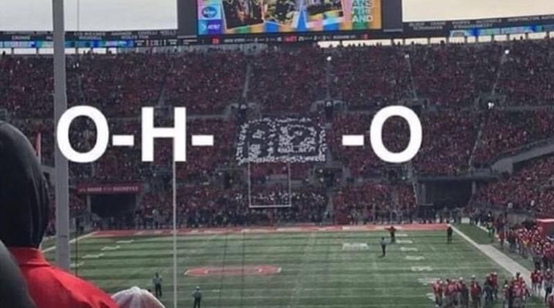 Американські футбольні фанати дотепно затролили Apple через ранній глюк системи
Американські футбольні фанати дотепно затролили Apple через ранній глюк системи