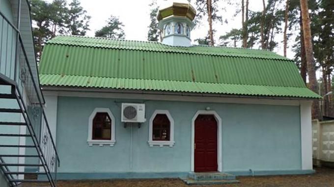 У Києві затримали чоловіка, який обікрав церкву і виніс 15 літрів вина У Києві затримали чоловіка, який обікрав церкву і виніс 15 літрів вина