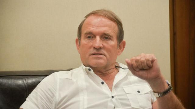 Медведчука не чіпатимуть доти, доки він виконує роль "посла", – політолог Медведчука не чіпатимуть доти, доки він виконує роль "посла", – політолог