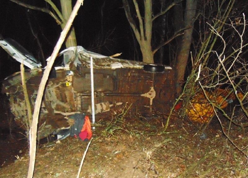 На Житомирщине перевернулся микроавтобус, есть погибшие На Житомирщине перевернулся микроавтобус, есть погибшие