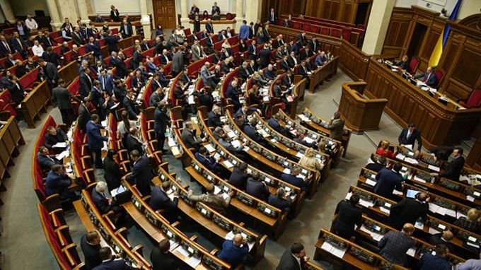 Нардепы отзовут законопроект о Антикоррупционном суде в пользу президентского