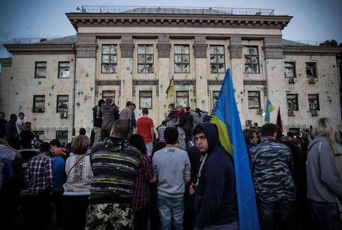 Киев не переходит "красных линий", он наносит ответный удар, – журналист о санкциях России