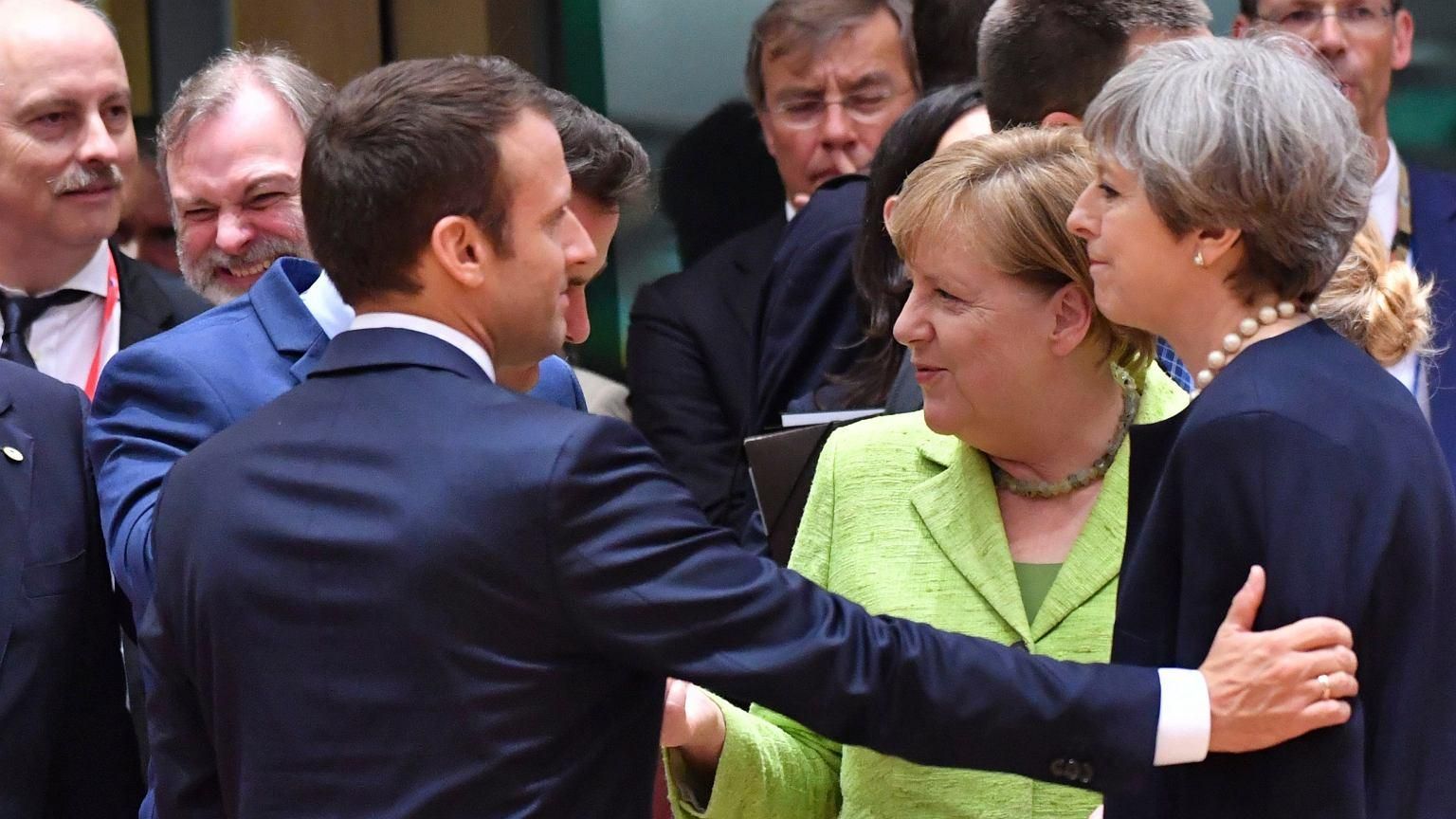 "Спящую красавицу Лиссабонского договора" не стоило пробуждать поцелуем, – Times "Спящую красавицу Лиссабонского договора" не стоило пробуждать поцелуем, – Times