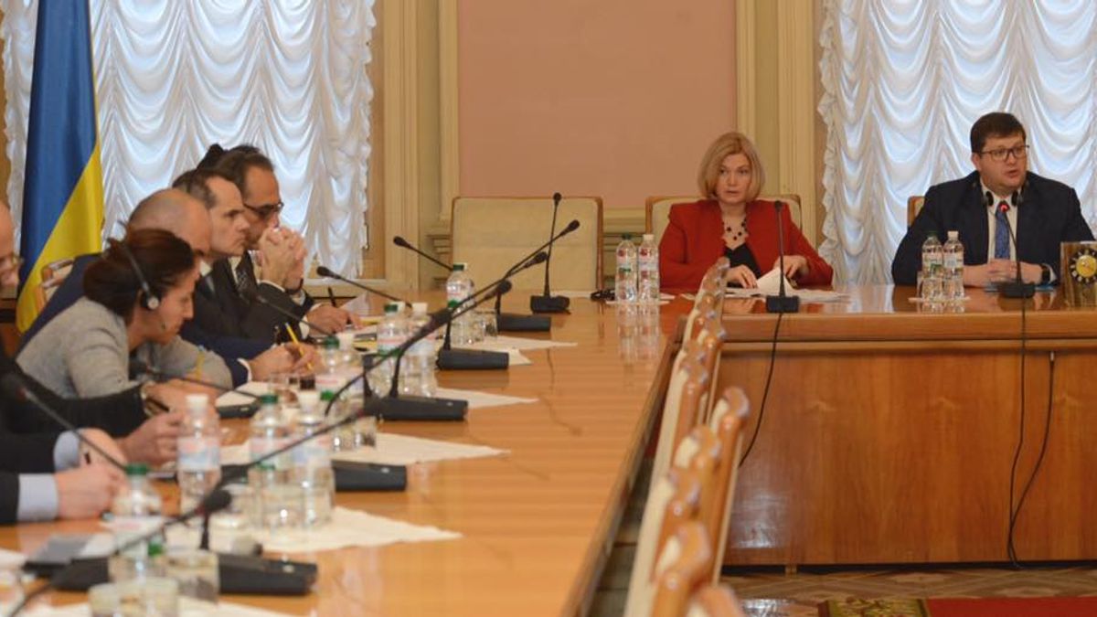 На Донбассе возросло количество украинских заложников, – Геращенко На Донбассе возросло количество украинских заложников, – Геращенко