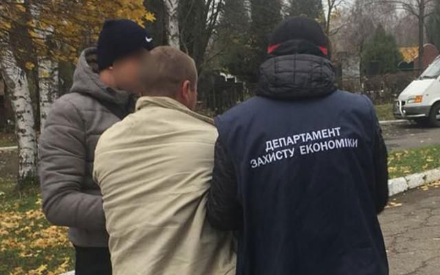 На взятке погорел депутат Черновицкого городского совета: полиция задержала злоумышленника На взятке погорел депутат Черновицкого городского совета: полиция задержала злоумышленника