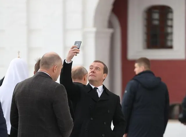 Медведєв iPhone X Медведєв iPhone X