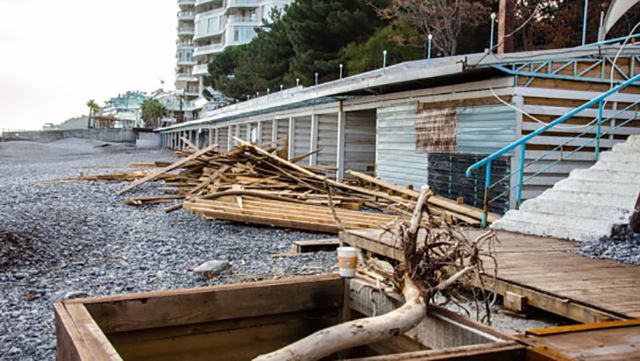 Суцільне сміттєзвалище: як змінилась за час окупації колись туристична Ялта Суцільне сміттєзвалище: як змінилась за час окупації колись туристична Ялта