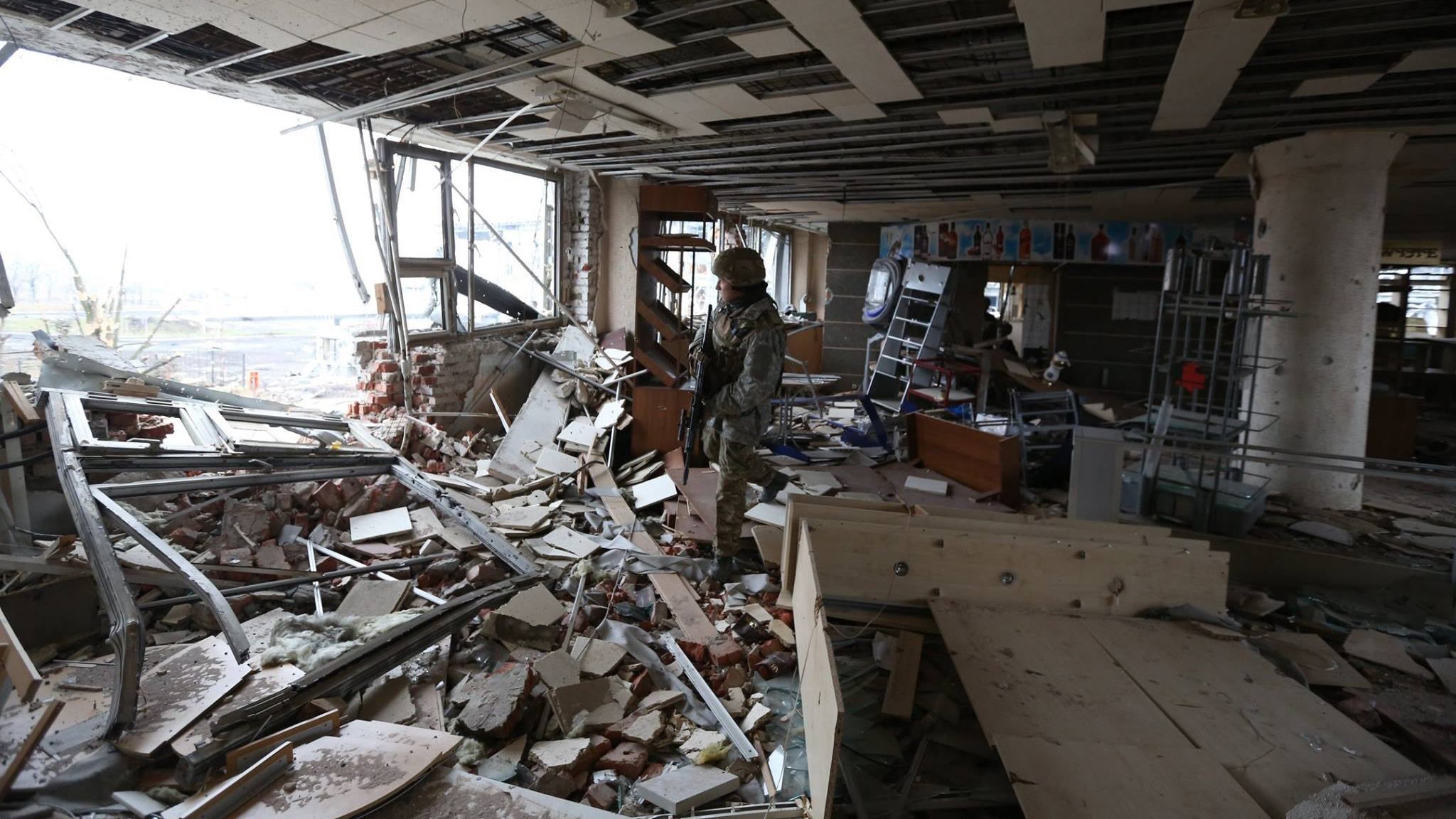 Автор романа о Донецком аэропорте обнародовал потрясающие фото боев там Автор романа о Донецком аэропорте обнародовал потрясающие фото боев там