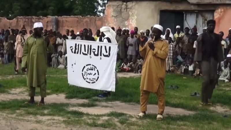 14 человек погибли в теракте в Нигерии от рук сторонников "Исламского государства"
