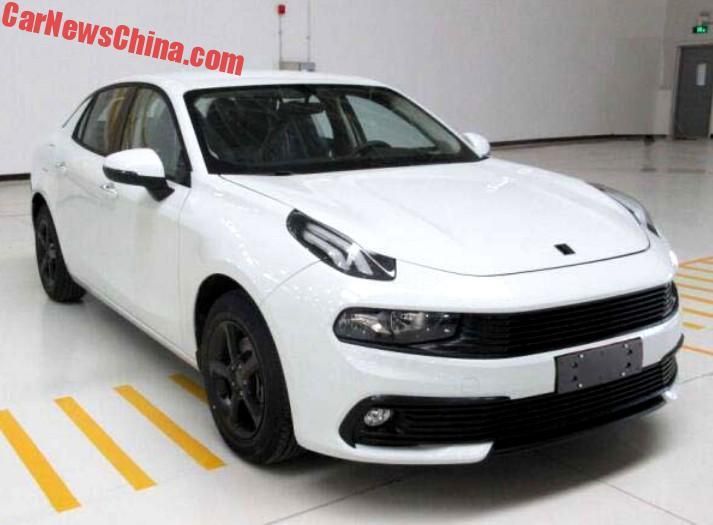 Китайці зробили свою версію Porsche Panamera Китайці зробили свою версію Porsche Panamera