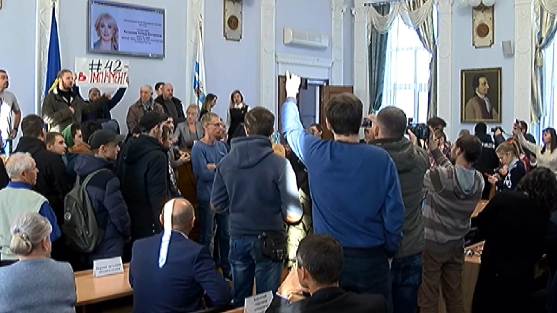 Экшн по-николаевски: в мэрии состоялось скандальное заседание Экшн по-николаевски: в мэрии состоялось скандальное заседание