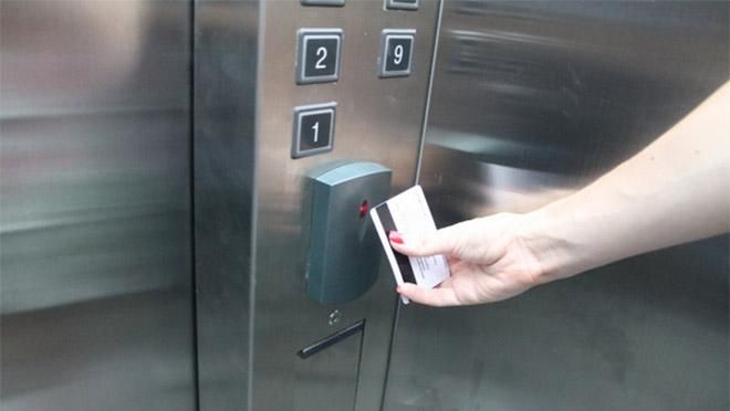 Вивертай кишені або йди пішки: на Київщині ліфти у багатоповерхівках стали платними