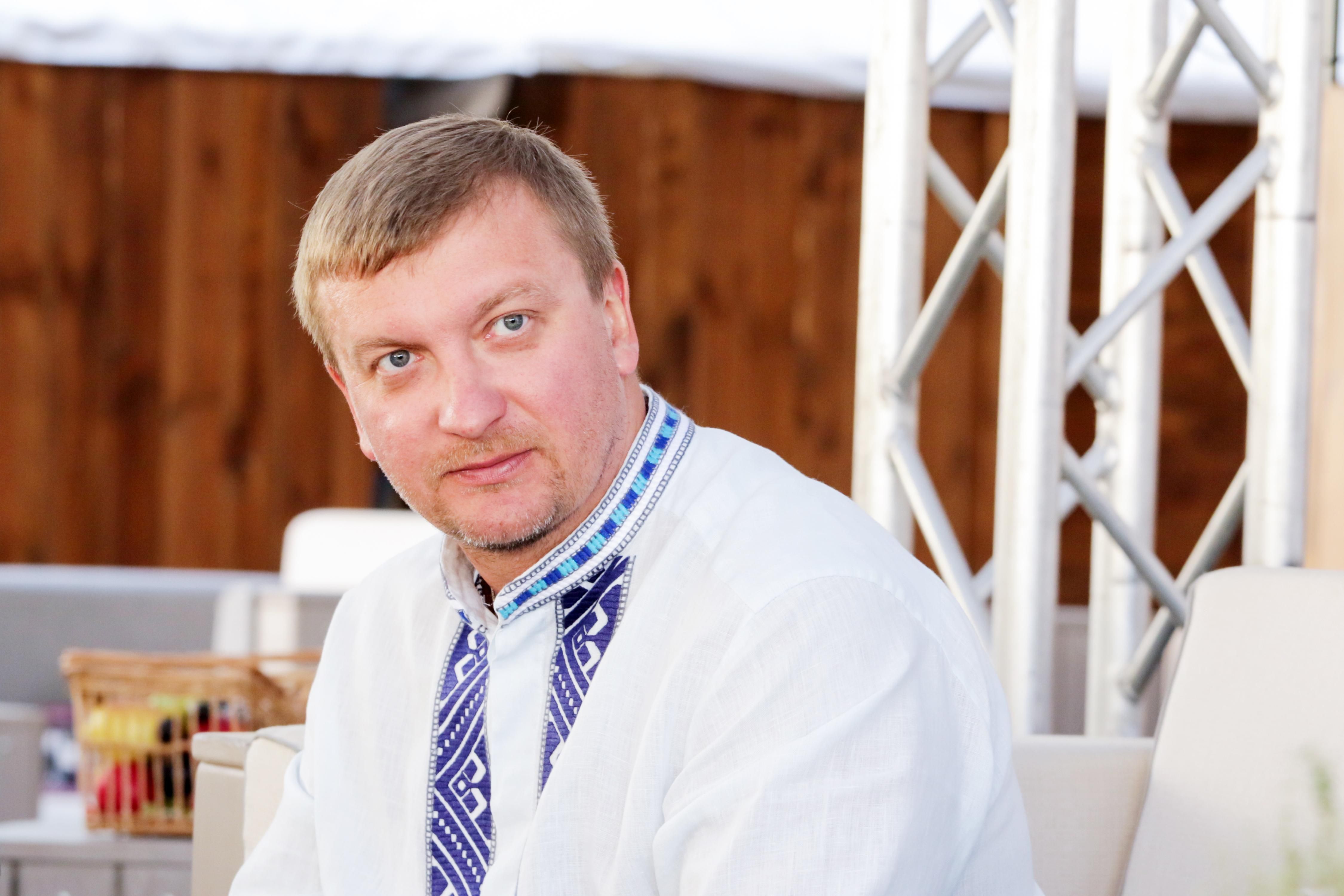 Одному из украинских министров предоставили охрану Одному из украинских министров предоставили охрану