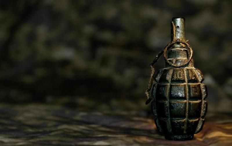 У Бахмуті поліція виявила авто, нашпиговане вибухівкою У Бахмуті поліція виявила авто, нашпиговане вибухівкою