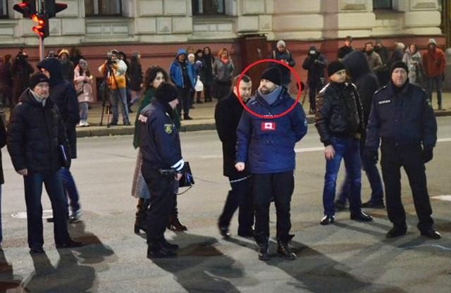 На місці резонансної аварії в Харкові провели слідчий експеримент із Дроновим: є відео На місці резонансної аварії в Харкові провели слідчий експеримент із Дроновим: є відео