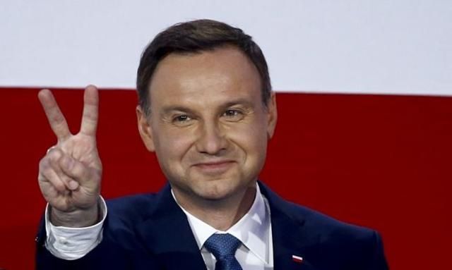 Петра перепутали с Виктором: на сайте президента Польши Порошенко назвали чужим именем