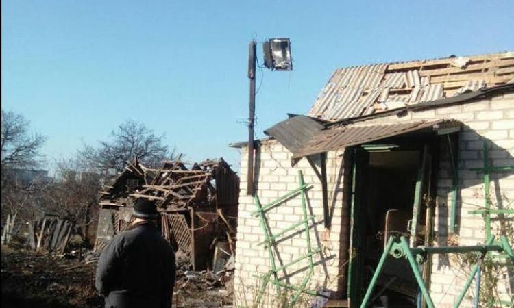 Боевики цинично обстреляли Попасную, пострадал ребенок: опубликованы фото Боевики цинично обстреляли Попасную, пострадал ребенок: опубликованы фото