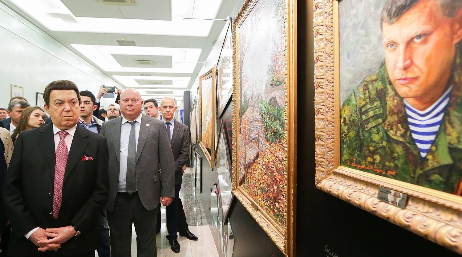 Захарченко та Путін: українська художниця відкрила у Держдумі провокативну виставку Захарченко та Путін: українська художниця відкрила у Держдумі провокативну виставку