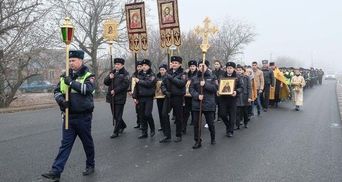 В России гаишники устроили крестный ход против ДТП