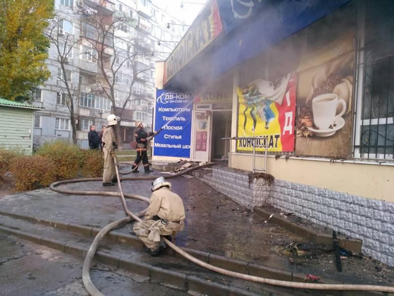 В Запорожской области загорелся торговый центр