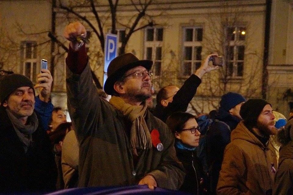 В Праге развернули украинский флаг