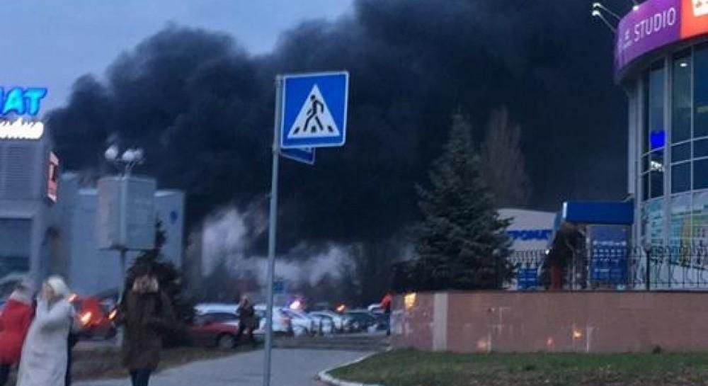 Пожежу в торговому центрі "Агромат" ліквідовано Пожежу в торговому центрі "Агромат" ліквідовано