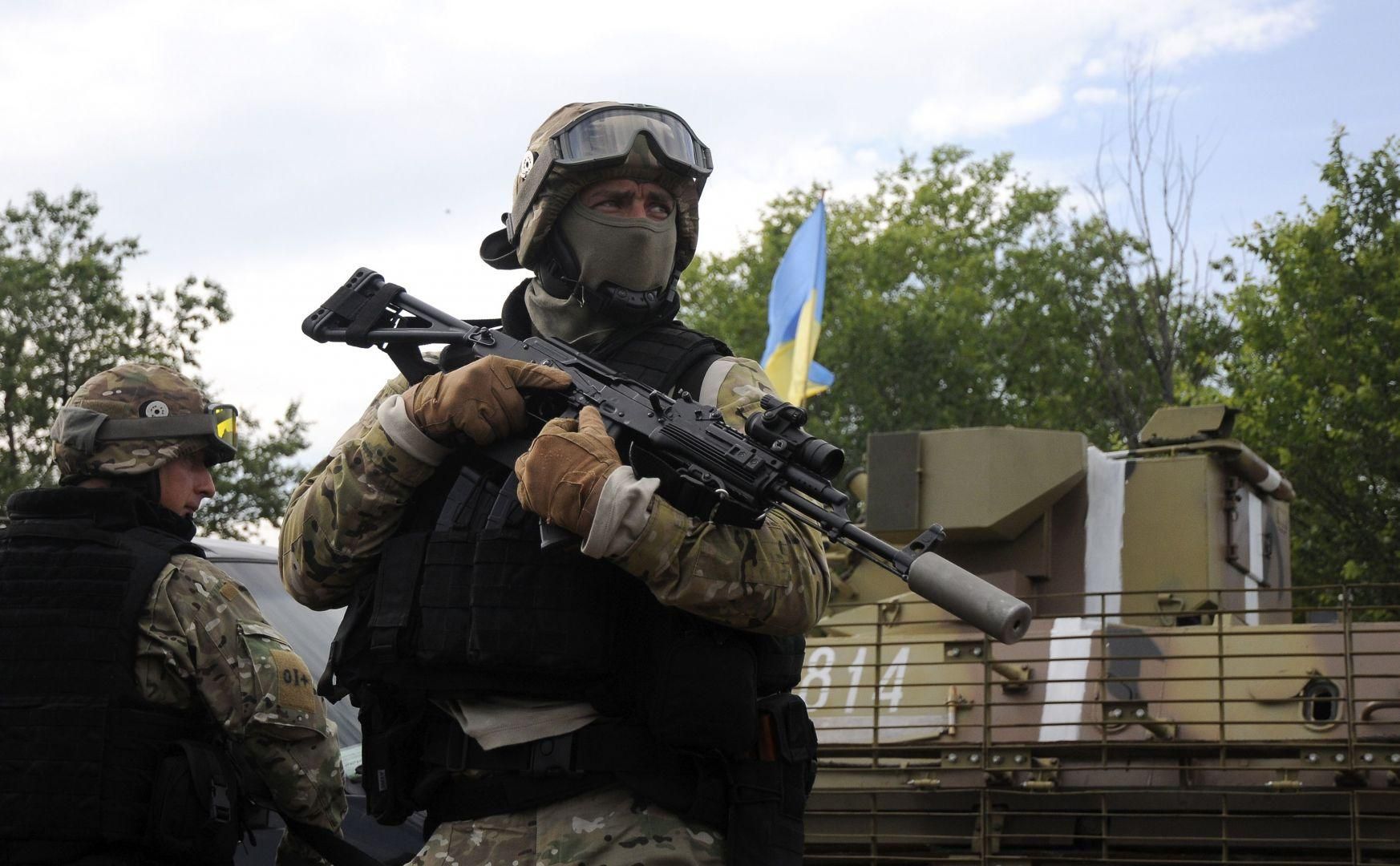 Сложная ситуация в зоне АТО: среди украинцев есть раненый
