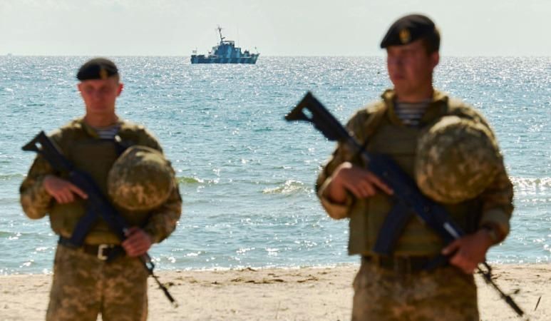 На фронте дальше неспокойно: эпицентром боев стало Приазовье На фронте дальше неспокойно: эпицентром боев стало Приазовье