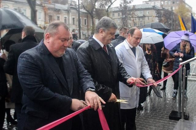 Петро Порошенко відкрив унікальну для України дитячу лікарню у Дніпрі: фото