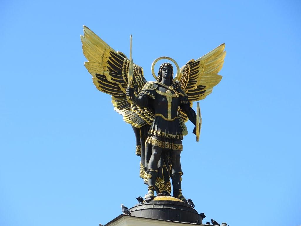 Архістратиг Михайло зображений на сучасному гербі Києва