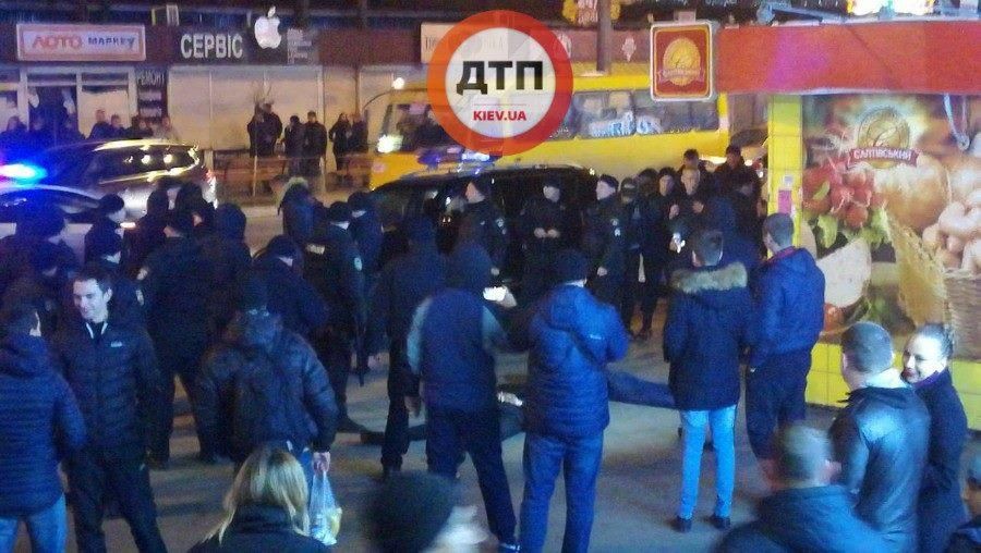 Погром кіосків у Києві: є постраждалі серед поліції та активістів, відкрито справу Погром кіосків у Києві: є постраждалі серед поліції та активістів, відкрито справу