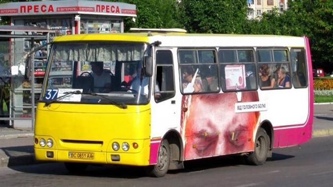 Во Львове в маршрутке внезапно умерла пенсионерка: детали