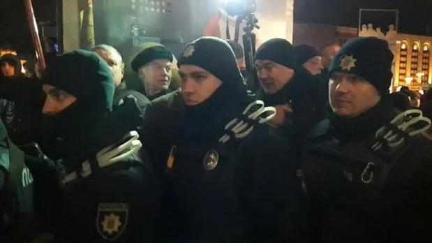 На Майдані в Києві встановили намети