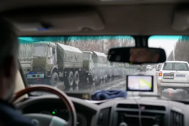 Військова техніка по дорозі до Луганська