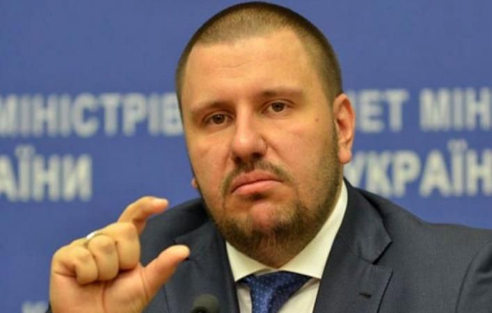 Не Януковичем єдиним: справу про державну зраду завели на екс-міністра Не Януковичем єдиним: справу про державну зраду завели на екс-міністра