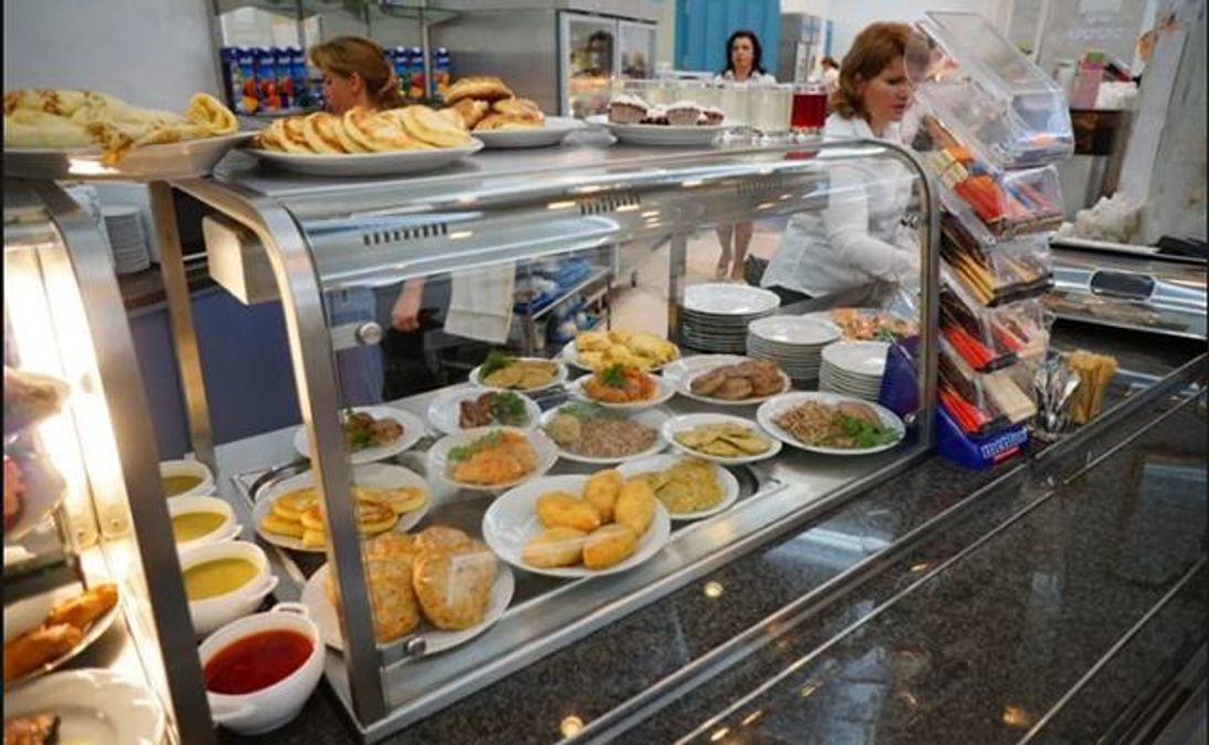 Що їдять народні депутати: названо найпопулярнішу страву у їдальні Ради