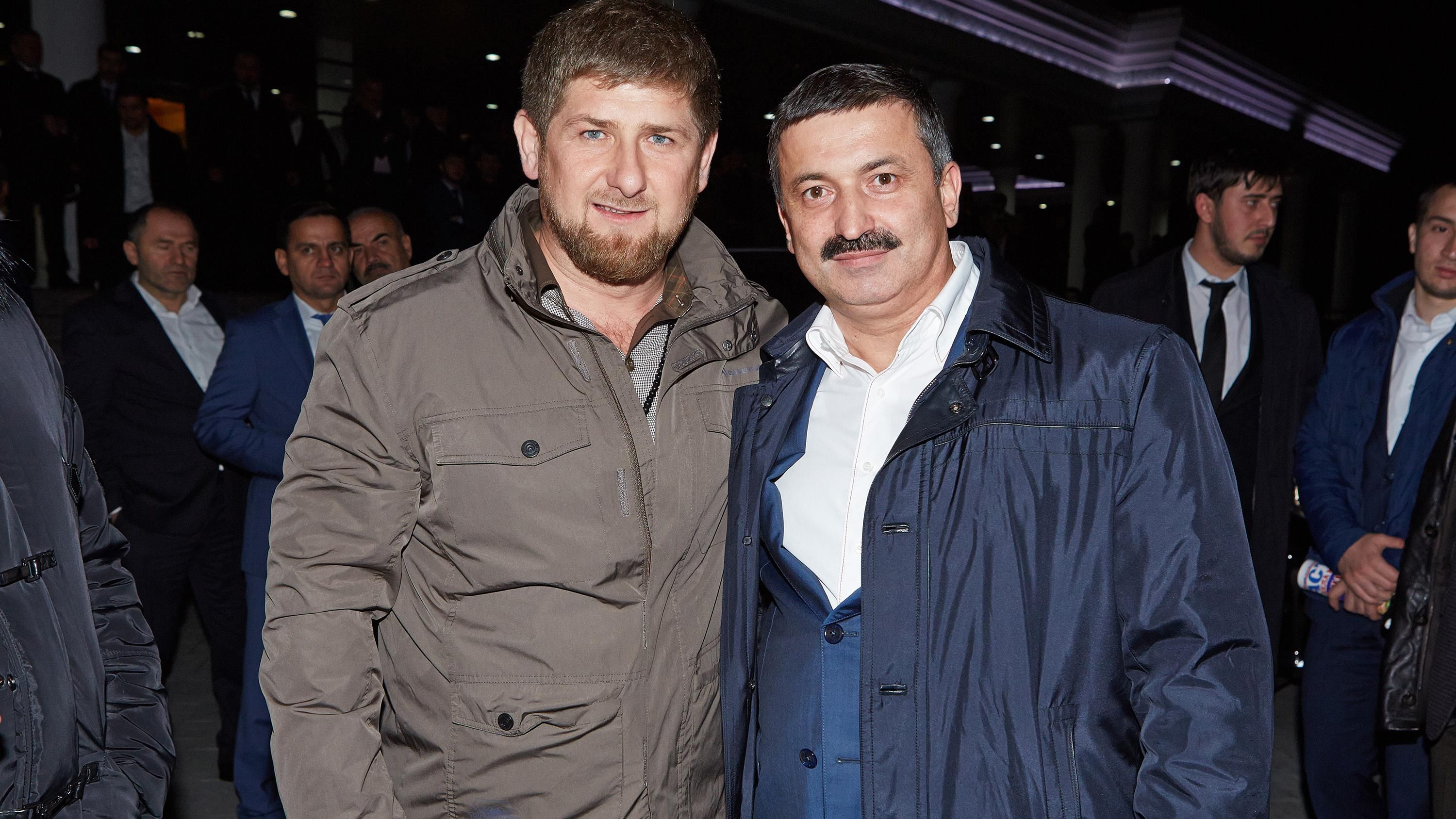 СБУ затримала представника Кадирова і передала російським спецслужбам СБУ затримала представника Кадирова і передала російським спецслужбам