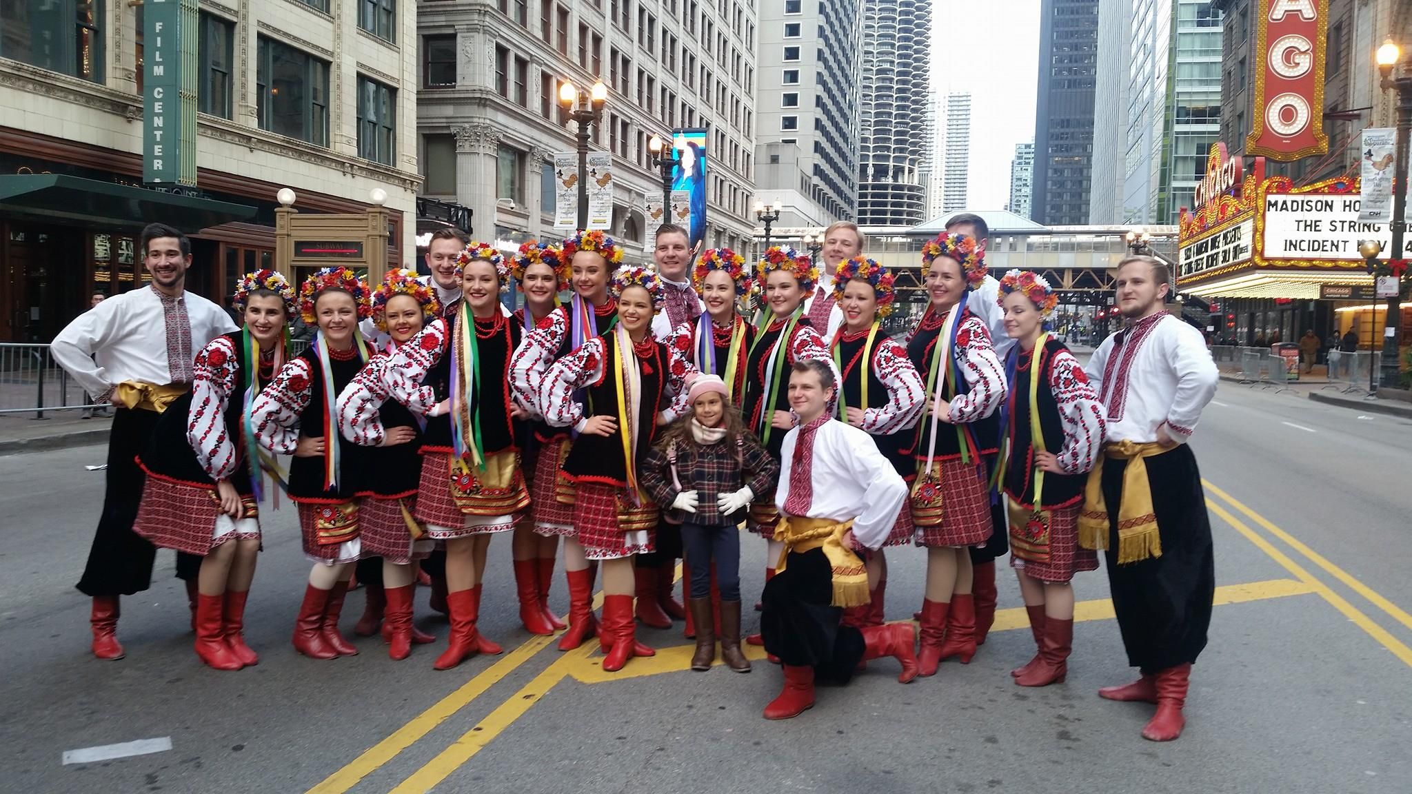 Український ансамбль виступив у Чикаго під час параду до Дня подяки: відео
