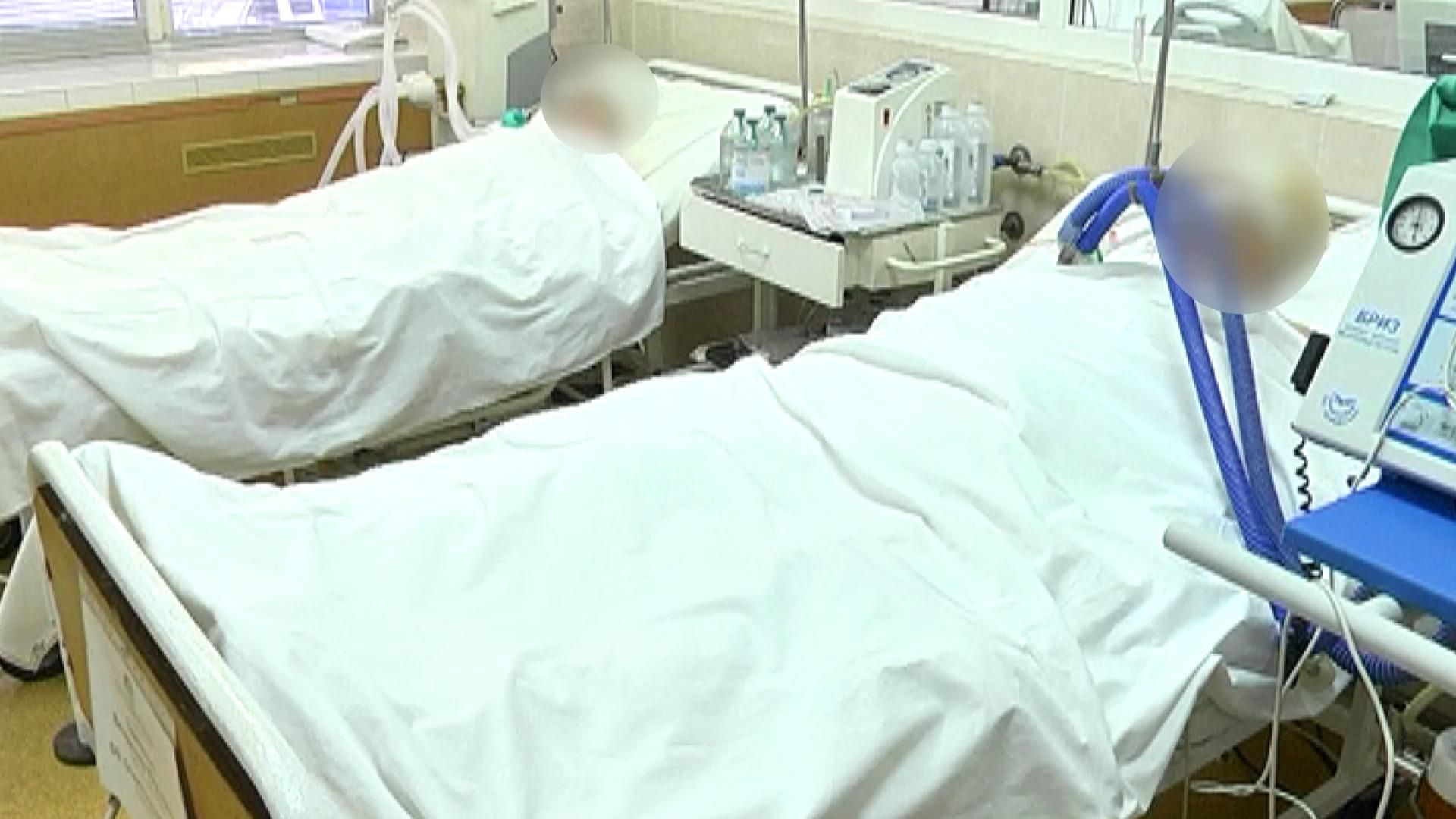 Двух бойцов ВСУ с тяжелыми ранениями головы доставили в больницу Двух бойцов ВСУ с тяжелыми ранениями головы доставили в больницу