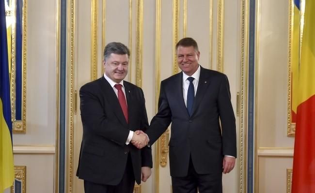Порошенко пообещал президенту Румынии изменить закон об образовании Порошенко пообещал президенту Румынии изменить закон об образовании