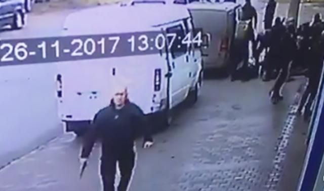 Ще одного активіста "Руху визволення" затримано на Житомирщині: відео з камер спостереження Ще одного активіста "Руху визволення" затримано на Житомирщині: відео з камер спостереження