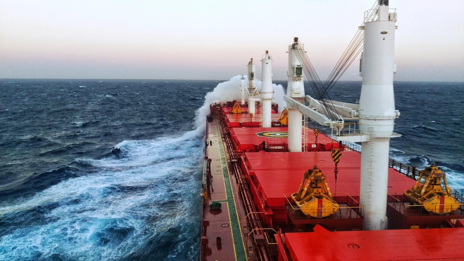 Українські моряки вийшли на волю після 4 років затримання Українські моряки вийшли на волю після 4 років затримання